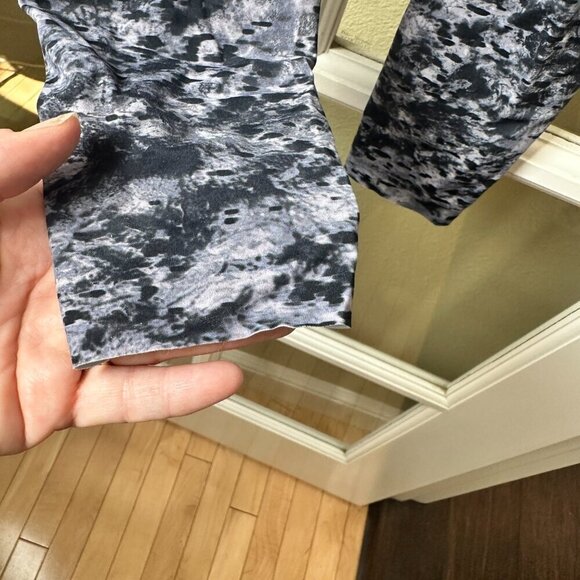 RARE LULULEMON Grey Blue Print Align Tights Leggings - 4 - Picture 12 of 14